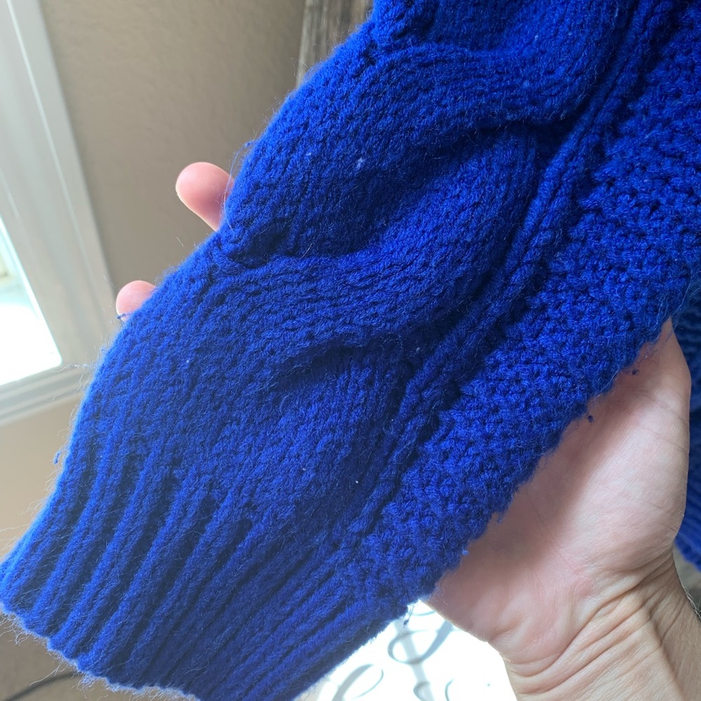 Blue Sweater - Picture 3 of 5